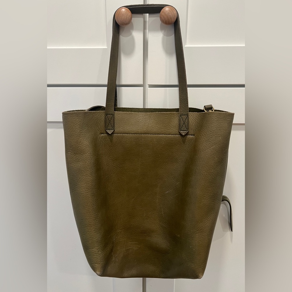 MADEWELL THE MEDIUM TRANSPORT TOTE IN DEEP WOODLAND. - Picture 3 of 14